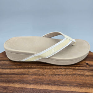 Vionic Beige and Cream Wedge Sandals